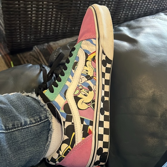 🎉𝐇𝐏🎉The Vans Old Skool Disney 80s Mickey Limited Edition RARE - Picture 2 of 2
